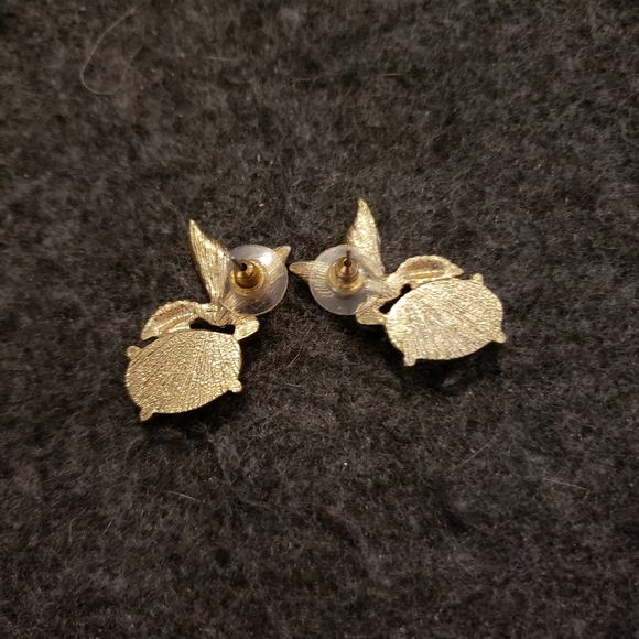 Jade Hornet Earrings - Picture 3 of 3